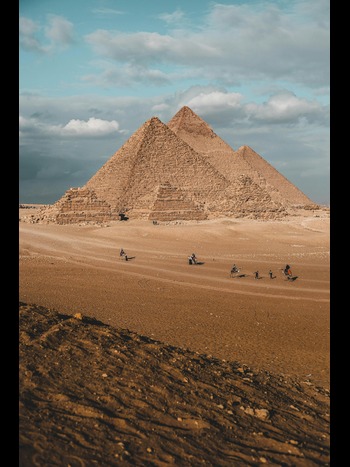 pexels-ozgomz-7566890